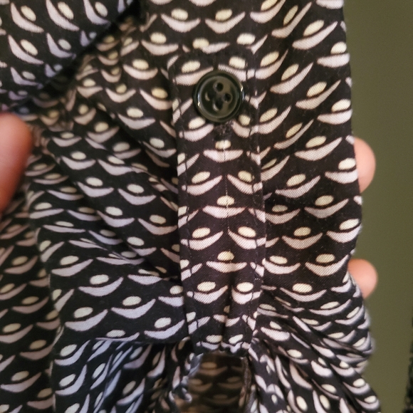 Splendid Split Neck Collared Blouse - Picture 4 of 7